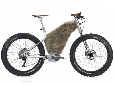 Moustache Snow by Starck