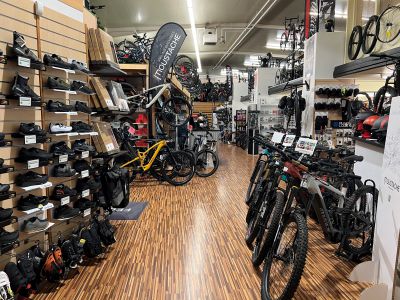 entrée bike world lux.jpg