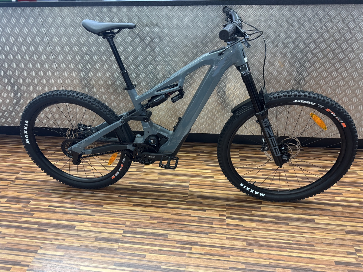 Moustache Clutch 160.8 Bike World Lux