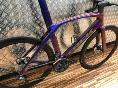 Madone SLR7 Di2 Purple Phaze Bike World Lux