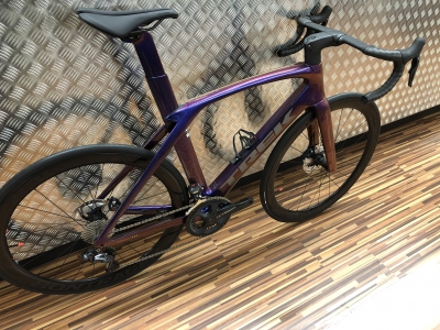 Madone SLR7 Di2 Purple Phaze Bike World Lux