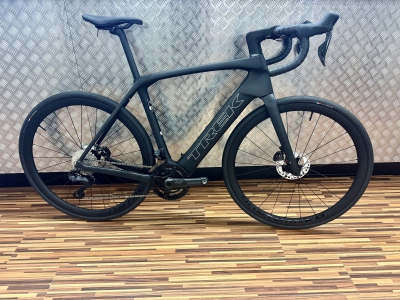 Trek Domane + SLR 7 Bike World Lux