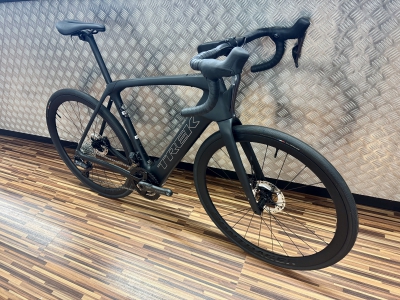 Trek Domane + SLR 7 Bike World Lux