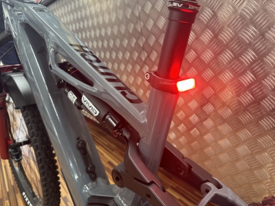 Moustache Clutch 160.9 Bike World Lux