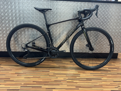 Giant Revolt Advanced 2 Bike World Lux